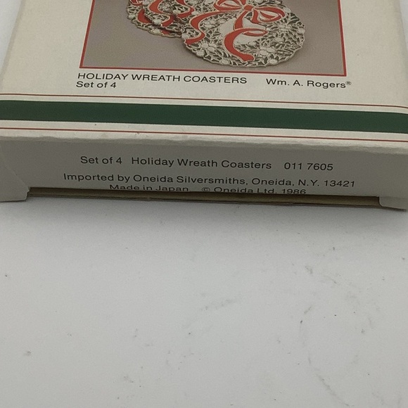 Vintage 1986  Set of Four Oneida Silver Holiday Wreath Coasters - Picture 6 of 9